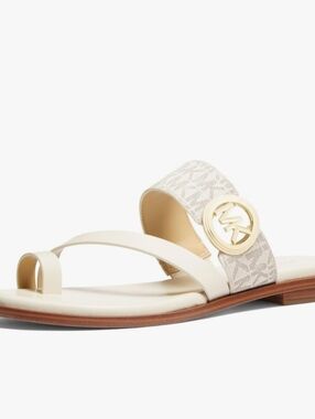 NWT Michael Michael Kors Vanilla Vera Flat Thong Signature Logo Sandals Sz 6.5